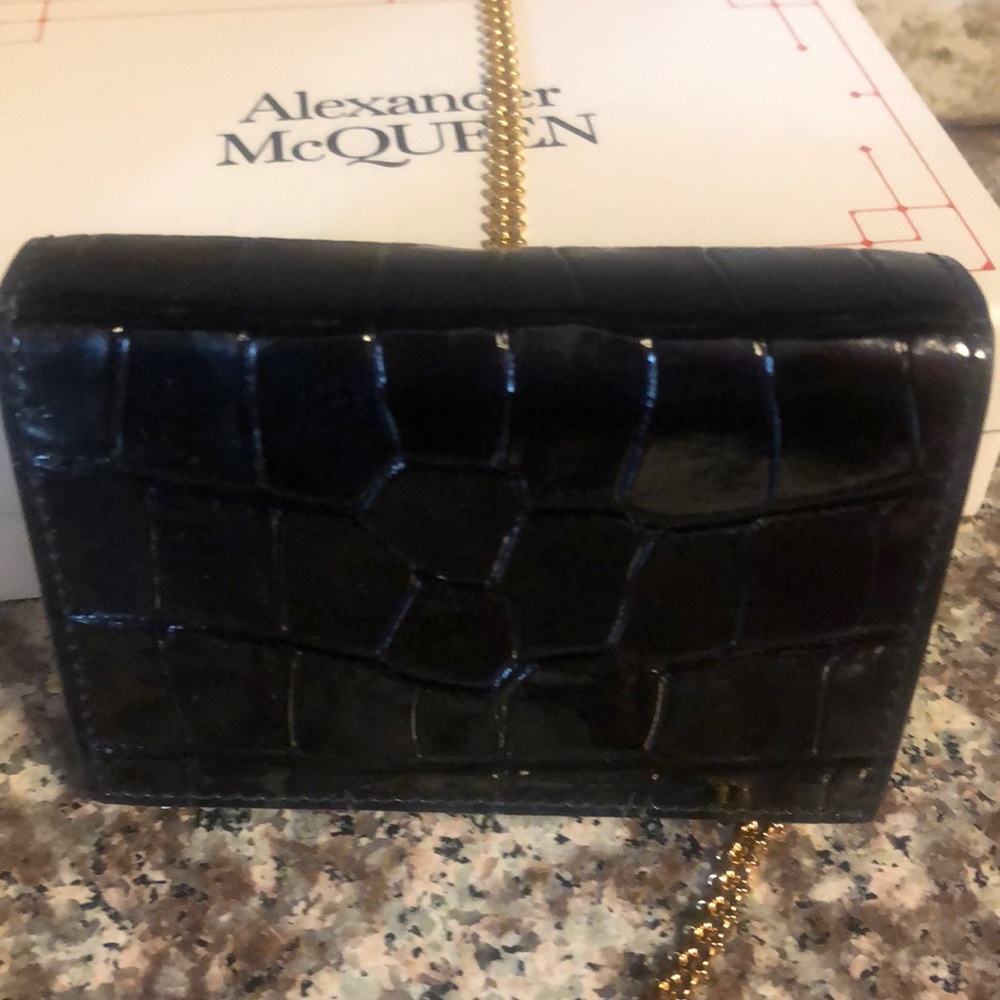 New Al McQueen mini purse length is 3/12 by 2/12 - Picture 4 of 5
